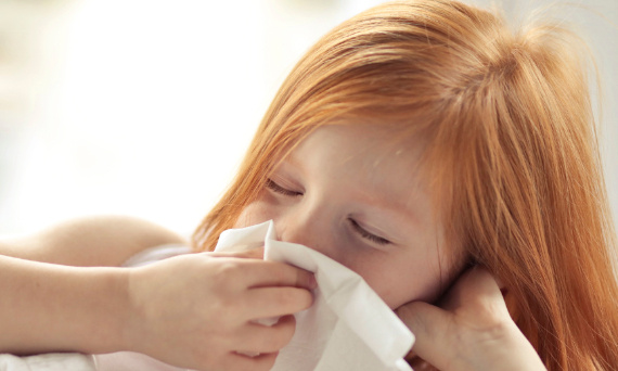 Dlaczego drewniane łóżko to najlepszy wybór dla alergika?